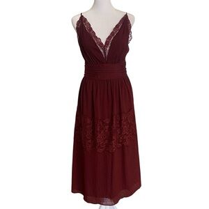 Elegant Burgundy Lace Maxi Dress